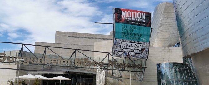 Exposición de automóviles  en el Museo Guggenheim de Bilbao - 2022